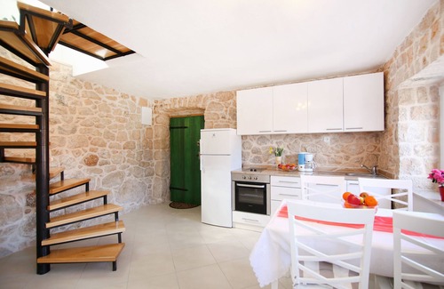 Sestanovac House | [First minute %] Authentic stone house with pool