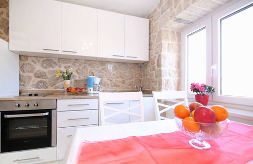 Sestanovac House | [First minute %] Authentic stone house with pool