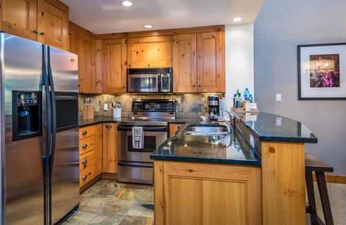 Whistler Creekside Apartment | First Tracks Lodge
