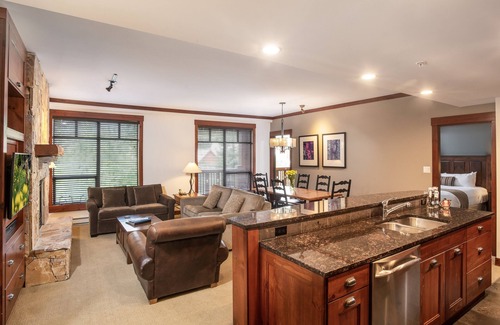 Whistler Creekside Apartment | First Tracks Lodge