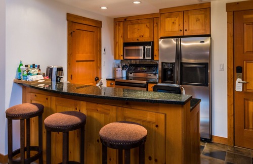 Whistler Creekside Apartment | First Tracks Lodge