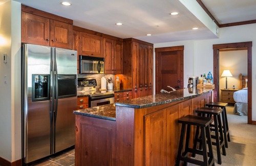 Whistler Creekside Apartment | First Tracks Lodge