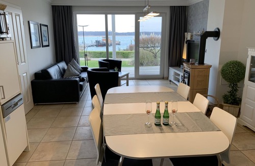 Bad Kleinen House | Fischerhus with boat, sauna and fireplace directly on the lake