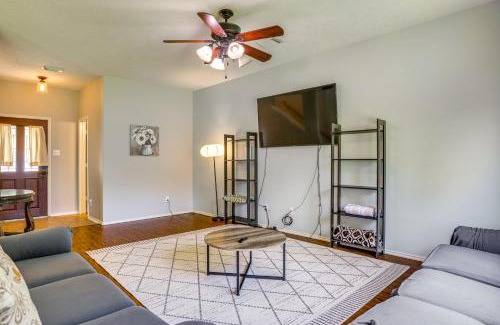 Humble House | Fish and Hike Pet-Friendly Humble Home with Yard