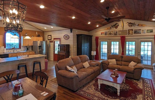 Interlachen House | Fish Tales Inn - nElegant Lakeside Whimsy