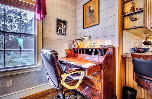 Interlachen House | Fish Tales Inn - nElegant Lakeside Whimsy