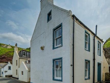 Fraserburgh House | Fisherman's Cottage in Pennan