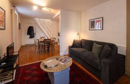 Argenton-sur-Creuse Apartment | Fisherman's House Cozy Duplex