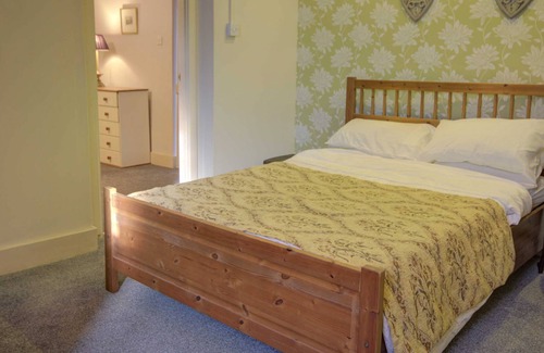 Helmsdale Apartment | Fisherman's Rest - sleeps 4 guests in 2 bedrooms