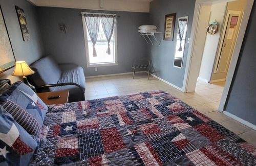 Buchanan Dam Cabin | Fisherman's Suite