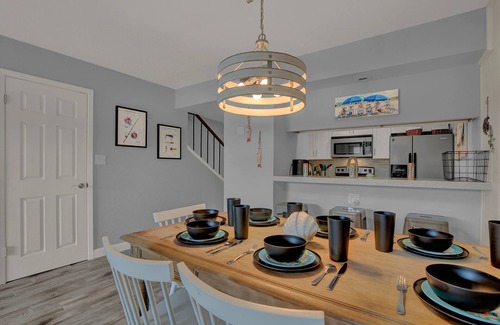 Harbor Oaks Apartment | Fishermans Friend! - Coastal Condo - Views Await!