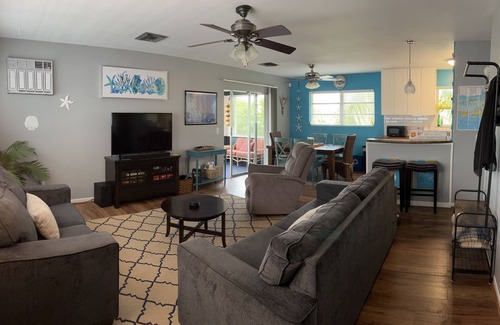 Port Pine Heights House | Fisherman’s Paradise - Ocean & Gulf Access! Key Deer Preserve. TIME TO FISH!