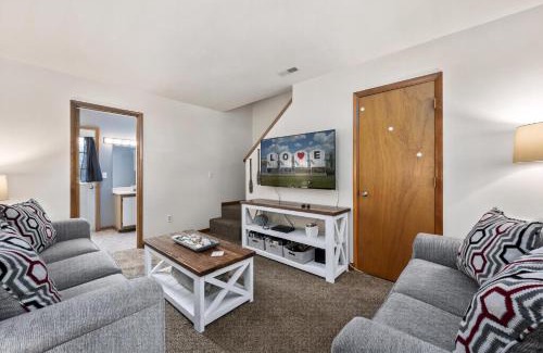 Deep Hole House | Fishhook Hideaway