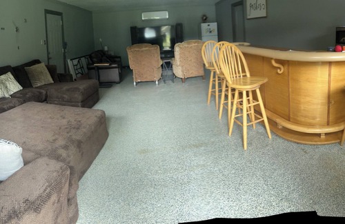 Mead House | fishing ~ plenty of parking ~ 1/2 mile to marina ~ 5 min to new WestBay casino