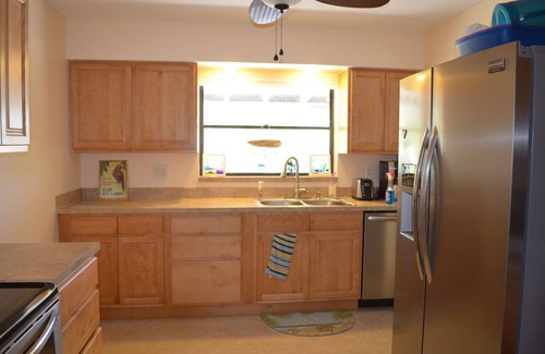 Tropical Bay Estates House | Fishing, swimming and relaxing on the porch in Big Pine Key