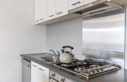 Fitzroy Apartment | Fitzroy Max Easygoing Urban Pad off Brunswick St