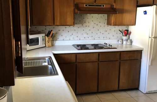 Alta Vista House | Five Bedroom Fully Furnished Guesthouse in NE Iowa Sleeps 10