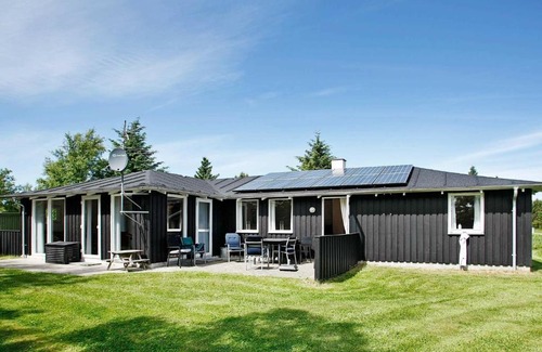 Torup Strand House | Five-Bedroom Holiday home in Fjerritslev