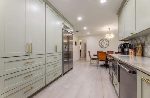 Westlake House | Five bedroom & three bathroom .69 acres with hot tube seats 8. 12 miles from DFW
