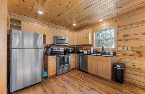 Jasper Cabin | Five Cabins in Jasper - Perfect For Large Groups!