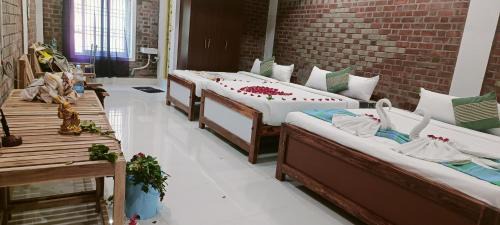 Courtallam Hotel | Five Falls RAMANA VILLA