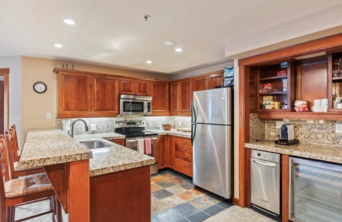 Salt Lake Mountain Resorts Condo | Five Star Luxury Ski-In Ski-Out with Mountain Views