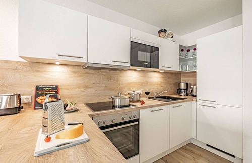 Schleswig Apartment | Fjord berth 2 - underfloor heating, shower, terrace, garden furniture, beach chair