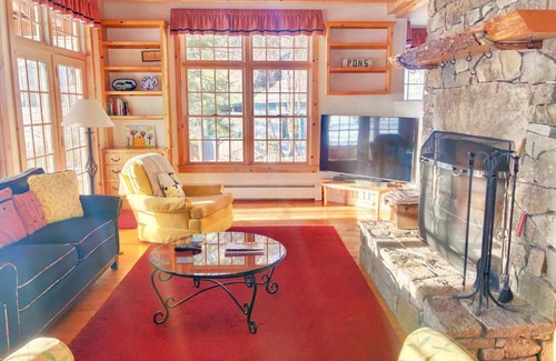 Whitefield House | FL Quintessential LAKE HOUSE close to Bretton Woods Santas Village and Forest Lake State Park