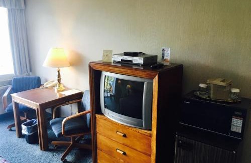 West Hills Hotel | Flagship Inn