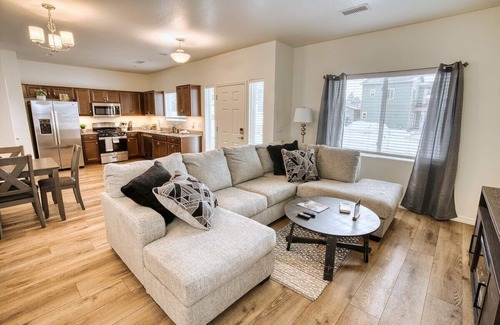 Flagstaff House | Flagstaff Adventure Getaway! Trail Access, Central A/C, New Home Built in 2023!