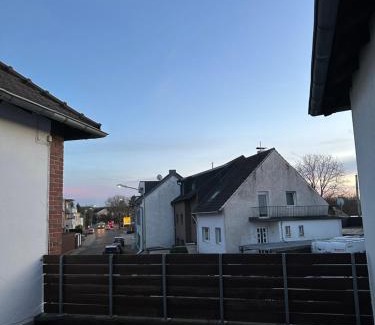 Dueren Apartment | Flamingo 1 - Traumhaftes Wohnen mit Terrasse - zentral und stilvoll