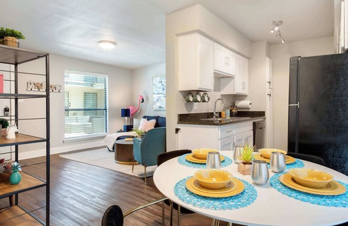 Oakmont Heights Apartment | Flamingo 2 | 1-Bedroom| Near Downtown & The Domain