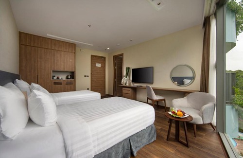 Cat Hai Hotel | Flamingo Grand Cat Ba Resort