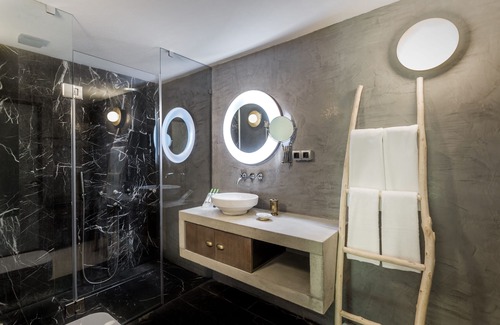 Golturkbuku Hotel | Flamm