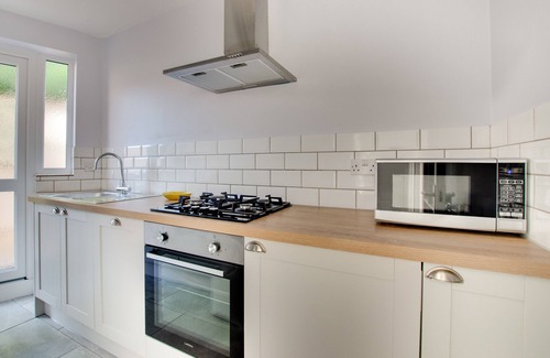 Southwold Apartment | Flat 1 Beach House, 4 East Cliff