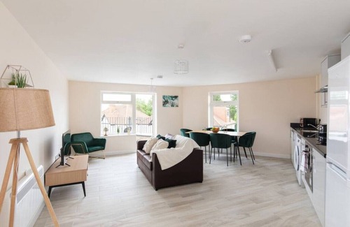 Sudbury Apartment | Flat 2 · homely - North London Apartment Wembley