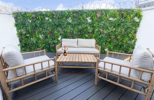 Cheltenham Apartment | Flat 7 Prestbury Road · Large Modern 2 Bedroom Apartment Close to Town