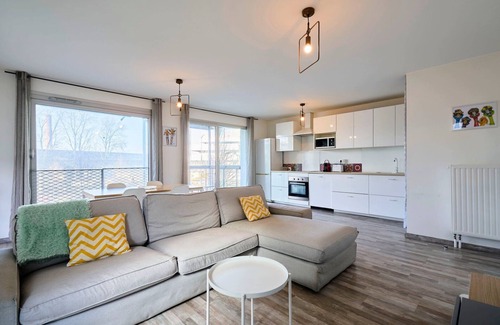 Lille Centre Ville Apartment | Flat close to the metro & 2 balconies