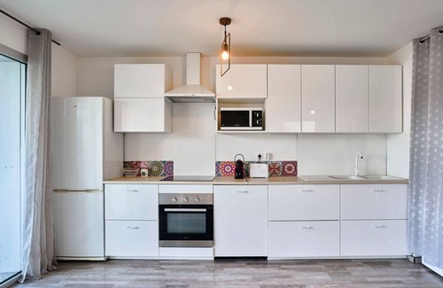 Lille Centre Ville Apartment | Flat close to the metro & 2 balconies