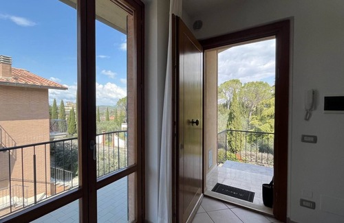 Asciano Apartment | Flat in Asciano with A/C, Garden,view,parking,walk distance to the centre, quiet