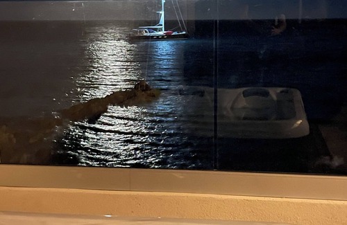 Tarcu Apartment | Flat In front of the sea