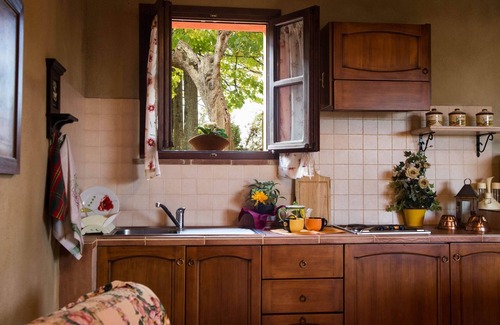 Lari Apartment | Flat in Lari, A/C, terrace, pool, restaurant, Wi-Fi, close to the village, Fr