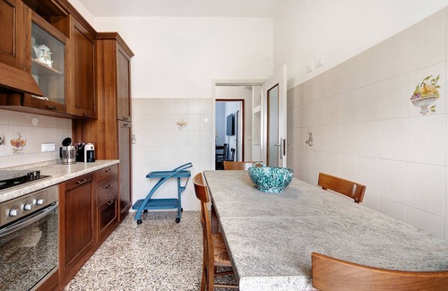 Sestri Levante Apartment | Flat in Sestri Levante with private garden and hill view