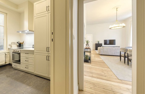 Ilot Sacre Apartment | Flat in the City Centre
