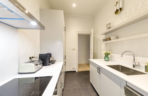 Ilot Sacre Apartment | Flat in the City Centre