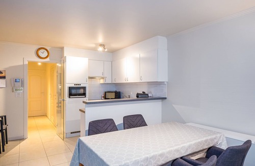 Middelkerke Apartment | Flat near Zeedijk with Cozy Terrace