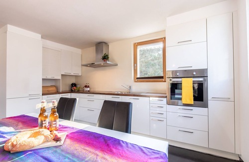 Ardez Apartment | Flat on the upper floor of Muglin: a cottage feeling and modernity in the 4.5-room maisonette flat