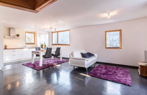 Ardez Apartment | Flat on the upper floor of Muglin: a cottage feeling and modernity in the 4.5-room maisonette flat