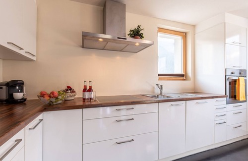 Ardez Apartment | Flat on the upper floor of Muglin: a cottage feeling and modernity in the 4.5-room maisonette flat