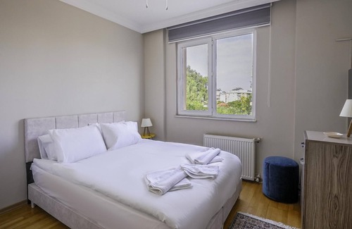 Kaleici Apartment | Flat w Balcony 12 min to Hadrian Gates